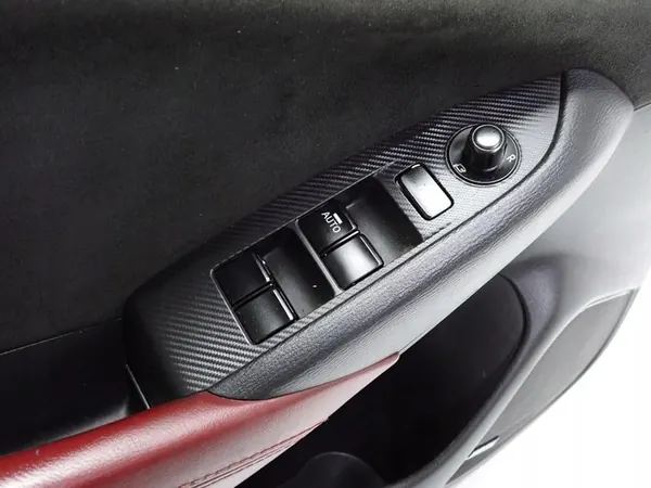 Painel de revestimento da porta dianteira esquerda Mazda CX-3 2015 image 2