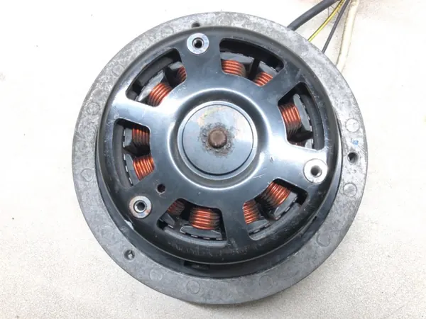 Ventilador de radiador OEM 500017502 Maserati Quattroporte VI image 5