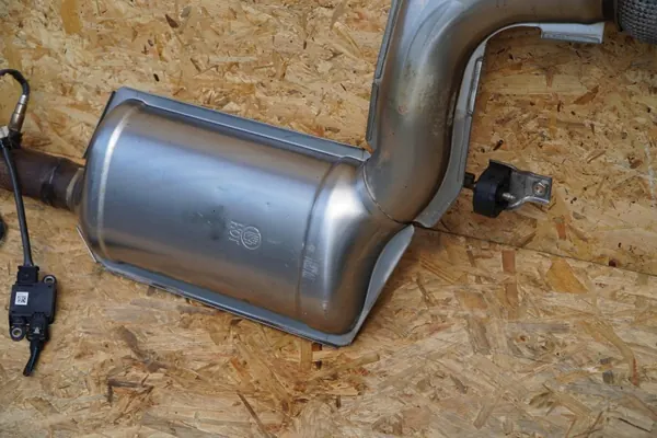 Catalyseur & Silencieux OEM 670154406 Maserati image 4