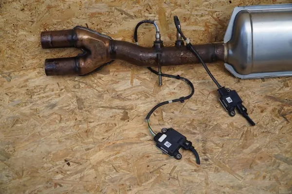 Catalyseur & Silencieux OEM 670154406 Maserati image 5