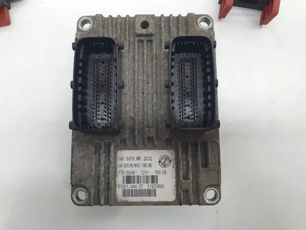 Unidade de Controlo Motor OEM 51829843 Fiat 500 1.2 image 4