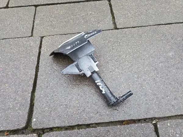 BMW 1 F20 F21 Ruitensproeier + Beugel + Deksel Links 7273317 image 3