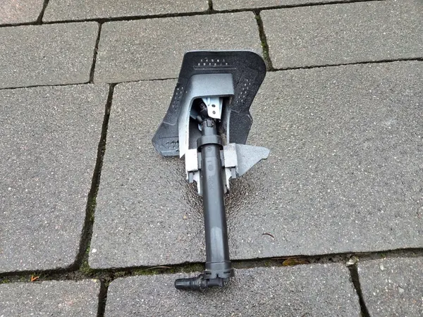 BMW 1 F20 F21 Ruitensproeier + Beugel + Deksel Links 7273317 image 4