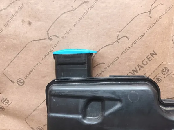 Audi A4 B9 Ruitensproei Reservoir Pomp 8W0955451L image 6