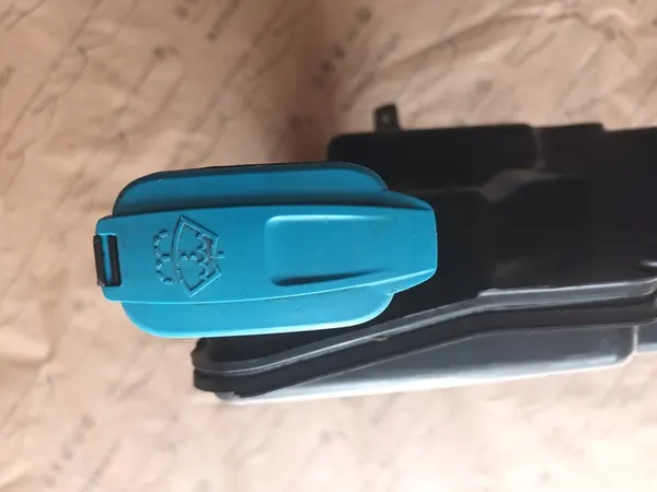 Audi A4 B9 Ruitensproei Reservoir Pomp 8W0955451L image 8