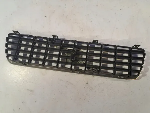 Grille VOLVO S60 II 2.4L diesel 2003 image 5