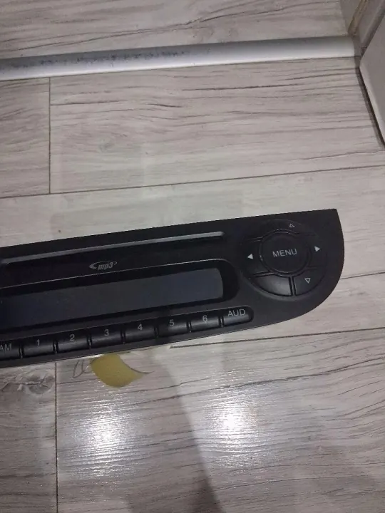 Fiat 500 Werksradio OEM 7640391316 - Gebraucht image 3