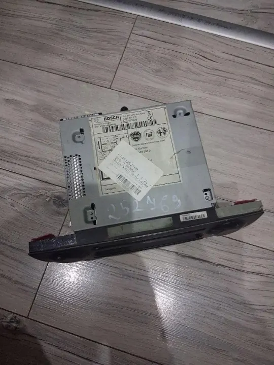 Fiat 500 Werksradio OEM 7640391316 - Gebraucht image 4