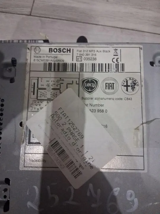 Fiat 500 Werksradio OEM 7640391316 - Gebraucht image 6