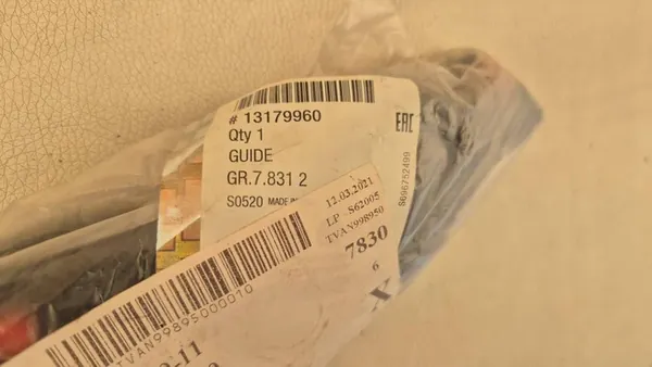 Scivolo paraurti anteriore OPEL CORSA D 13179960 image 3