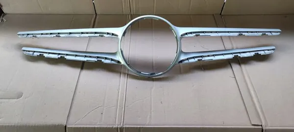 Grille Mercedes Classe C 205 image 2