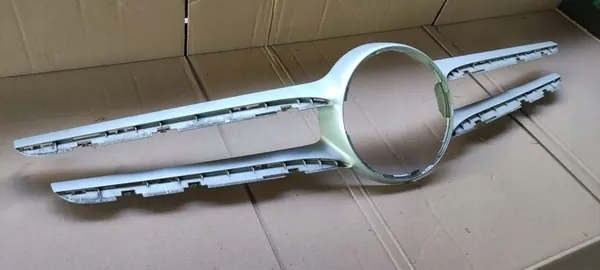 Grille Mercedes Classe C 205 image 3