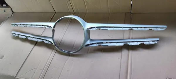 Grille Mercedes Classe C 205 image 4