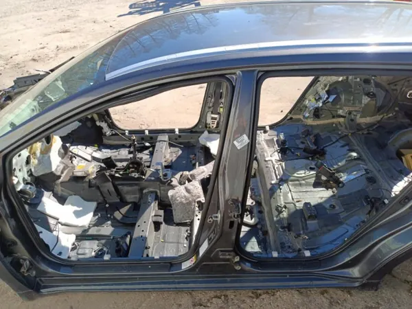 Toyota Avensis T27 Kwartstijl Links Achter OEM 21111 image 3