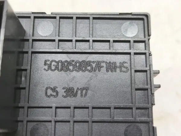 VW Polo VI Fensterheber Schalter Komplett 5G0959857F image 3