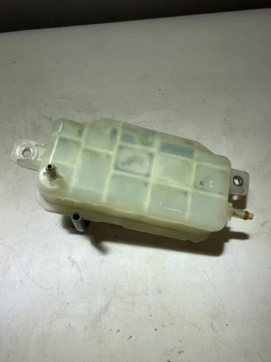 Laajennussäiliö Lexus LS OEM SKU10634 (2009-2012) image 3