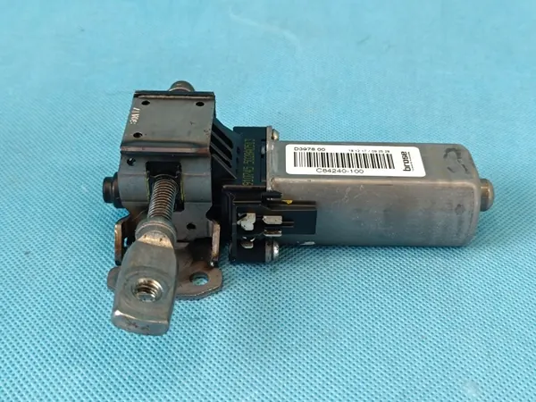 Istuinmoottori OEM 8K0881390 Skoda Superb 3 2018 image 4