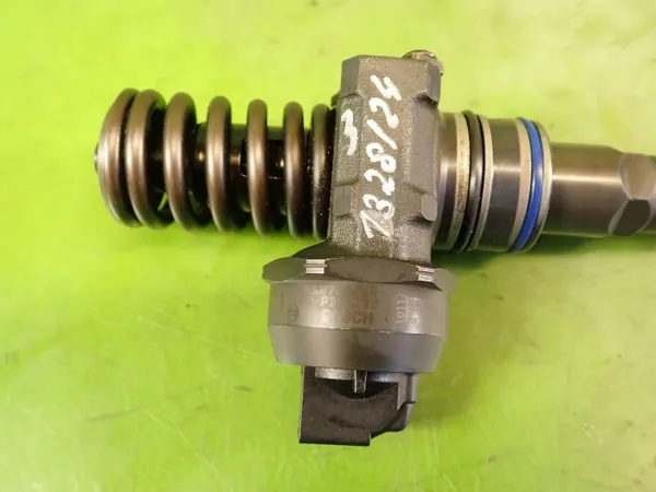 Inyector OEM 036130073AR para VW Passat B5 1.9 TDI image 3