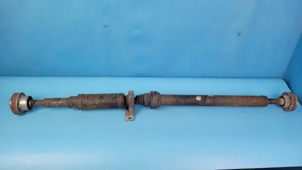 Dodge Challenger SXT Drivaxel OEM 68312786AC image 2