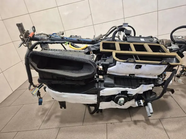 Cadre Console Chauffage KIA Ceed III OEM ODO9289 image 3