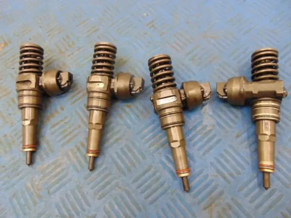 Skoda OE Diesel-suutinsarja OEM 0414720215 image 2
