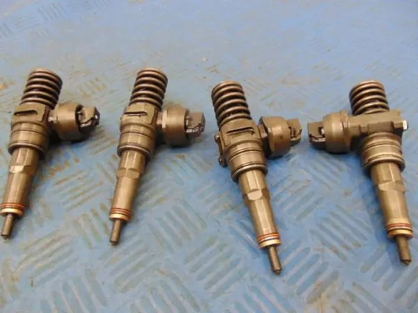 Skoda OE Diesel-suutinsarja OEM 0414720215 image 3