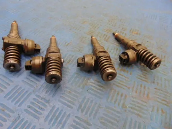 Skoda OE Diesel-suutinsarja OEM 0414720215 image 4