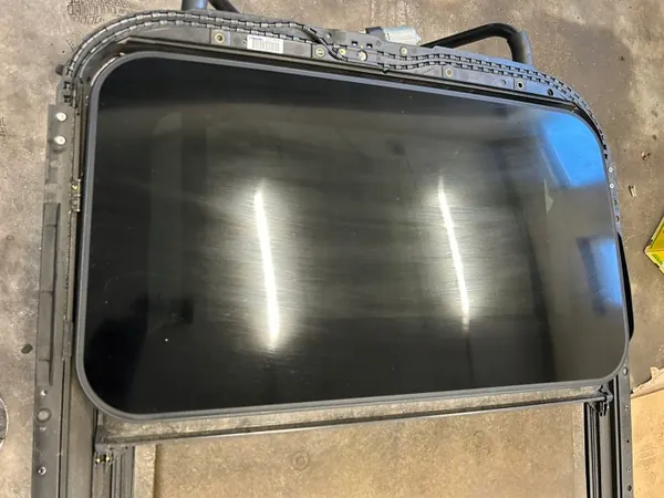 Techo Solar Audi A7 4G C7 OEM 4G8877790 - Usado image 3