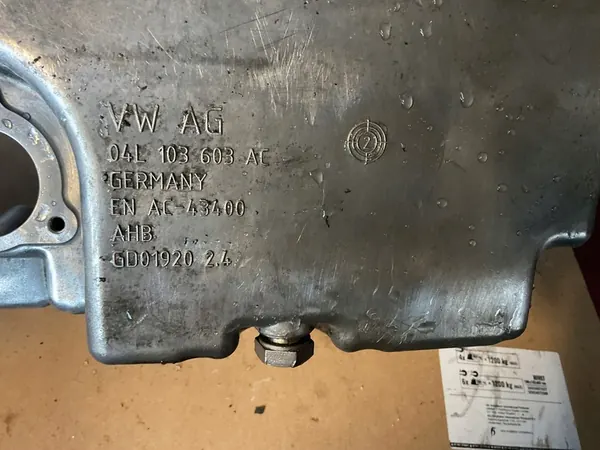 Volkswagen OE Oljetank 04L103603AC image 3