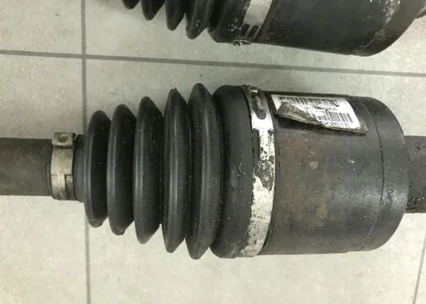 Joint CV gauche OEM P52104701AB pour Jeep avant image 3