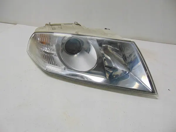 Oikea etu Xenon-ajovalo Skoda Octavia II 2004-08 image 2