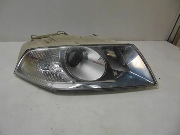 Oikea etu Xenon-ajovalo Skoda Octavia II 2004-08 image 3