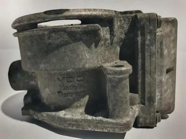 Corpo de borboleta VW Golf V Passat B6 1.9 TDI image 6