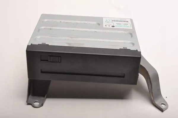 Lexus RX II CD-Wechsler OEM 86841-48060 - Gebraucht image 2