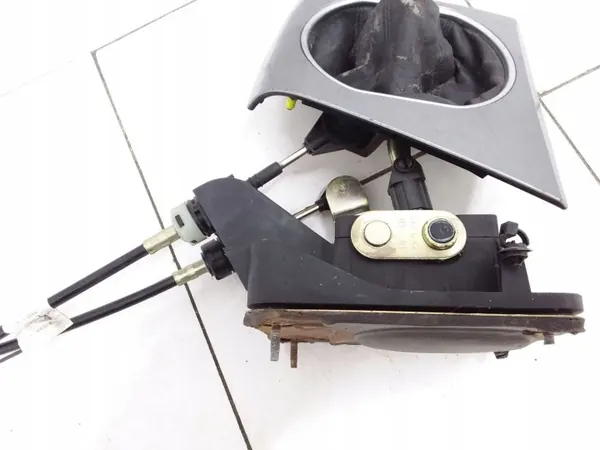 Palanca de cambios Ford Mondeo Mk III OEM 1S7R7K387DC image 4