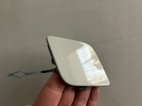 Copertura del gancio di traino posteriore BMW Serie 1 F20 F21 OEM image 3