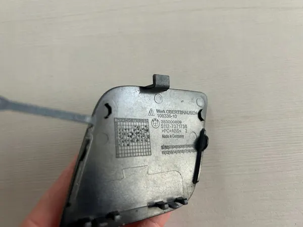 Copertura del gancio di traino posteriore BMW Serie 1 F20 F21 OEM image 9