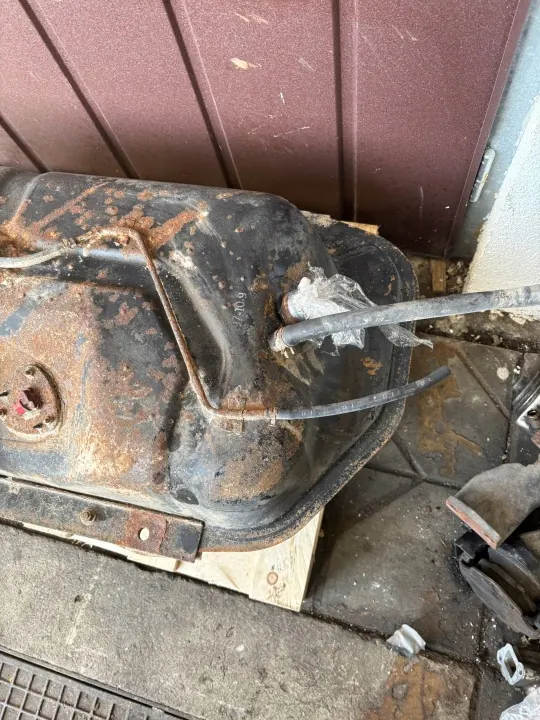 Brandstoftank OEM BAK ZBIORNIK PALIWA voor Mitsubishi Pajero II image 4