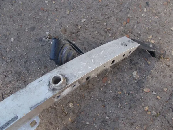 Mercedes E-Class C207 2010-2017 Trave Paraurti Anteriore A2046205834 image 7