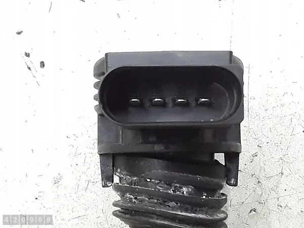 Bobina de ignição VW Scirocco 2009 2000 TFSI 06H905115 image 3