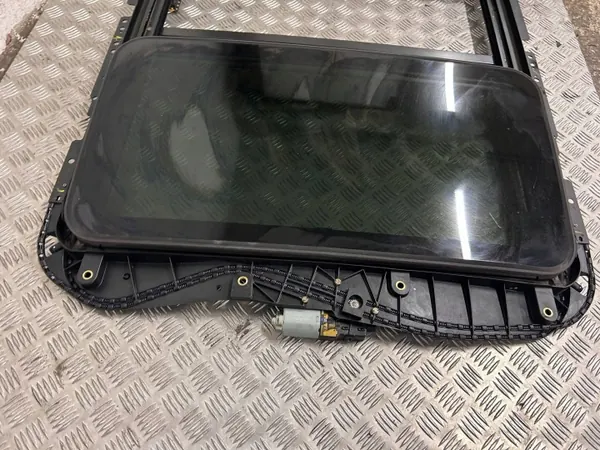 Maserati Quattroporte Schiebedach OEM 670020198 image 4
