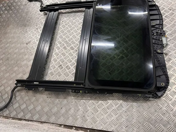 Maserati Quattroporte Schiebedach OEM 670020198 image 6