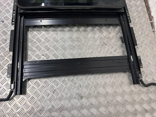 Maserati Quattroporte Schiebedach OEM 670020198 image 7
