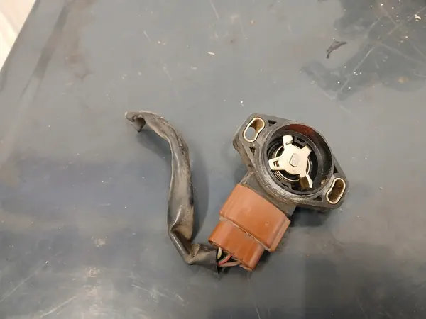 Sensor de posición del acelerador para Suzuki image 3