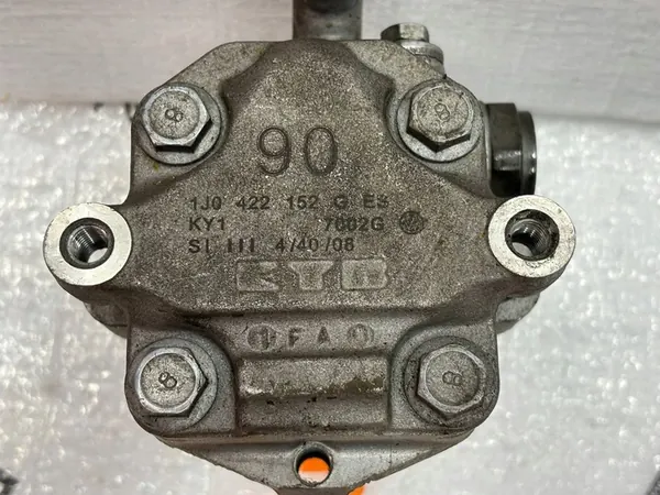 Bomba de direção Golf IV 1.4 B AKQ image 4