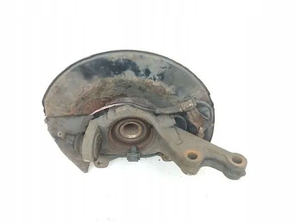 2005 Honda CR-V Etupyörän hubi image 3