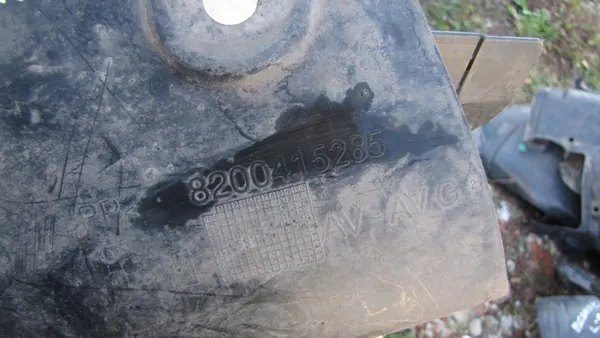 Front Left Wheel Arch Renault Megane II - 8200415285 image 2