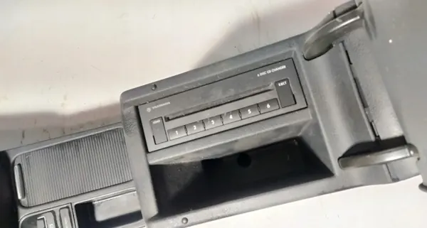 Console centrale VW TIGUAN 5N 5N0862535 avec accoudoir image 3