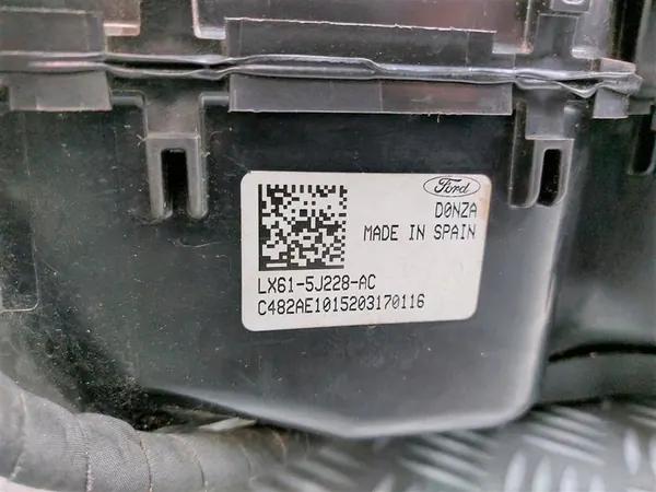 Réservoir AdBlue Ford Kuga MK3 Escape 1.5 2.0 TDCI 2020- image 6