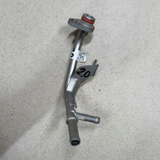 Kylvätskeutloppsrör OEM 05048346AD för Jeep Wrangler image 2
